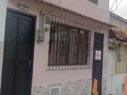 SE VENDE CASA CON DOS VIVIENDAS INDEPENDIENTES EN EL CENTRO