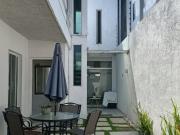 Se vende casa con excelente ubicación
