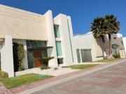 SE VENDE CASA CON JARDÍN EN PRIVADA EX HACIENDA LA LUZ...