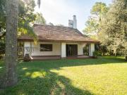 Se vende casa con pileta en Los Molinos