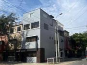 se vende casa de 195m2 total de 3 pisos en cercado de lima