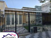 SE VENDE CASA DE 2 DORM. EN BARRIO MAULLER