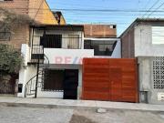 Se Vende Casa De 2 Pisos En Villa El Salvador Cerca A La...