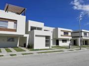 SE VENDE CASA DE 3 HABITACIONES EN RESIDENCIAL PRIVADO,...