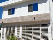 SE VENDE CASA DE 3 NIVELES EN AYAPEL