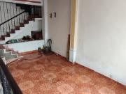 SE VENDE CASA DE 3 PISOS CERCA AL CENTRO