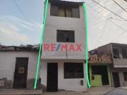 Se Vende Casa De 3 Pisos Cerca De La Avenida Revolucion...