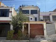 Se Vende Casa de 3 Pisos + Cochera Urb. Amelia Oyague...