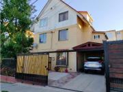 SE VENDE CASA DE 3 PISOS SEMI PAREADA UBICADA LOS PINOS... SE VENDE CASA DE 3 PISOS SEMI PAREADA UBICADA LOS PINOS...