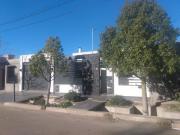 Se vende casa de 4 hab. Con 2 baños Se vende casa de 4 hab. Con 2 baños