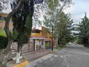 SE VENDE CASA DE 4 HABITACIONES Y MÁS DE 700 METROS...