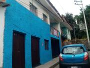 SE VENDE CASA DE ADOBE DE 2 PISOS DE 200m2 EN URB....