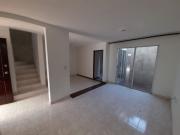 Se vende casa de dos pisos en conjunto Barrio Las...