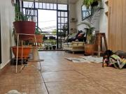 Se vende casa de dos viviendas independientes en santa rosa