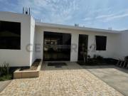 Se vende casa de huéspedes como Terreno,El Tambo