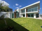 Se vende casa de lujo en la 6ta sección de lomas verdes