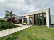 Se vende casa de lujo en pereira