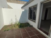Se Vende Casa de Pasillo 2 Dorm. c/Patio en PB. Alberdi