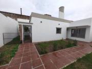Se Vende Casa de Pasillo 3 Dorm. con Patio y terraza....