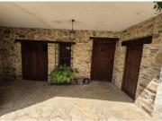 SE VENDE CASA DE PIEDRA SEMINUEVA EN RIMOR