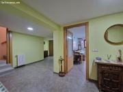 SE VENDE CASA DE PUEBLO CON TERRENO EN MERINDAD DE MONTIJA