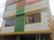 Se vende CASA DE TRES PISOS en el barrio Alameda