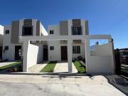 SE VENDE CASA DE TRES RECAMARAS