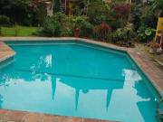 SE VENDE CASA UNA PLANTA CON BUNGALOW PARA REMODELAR
