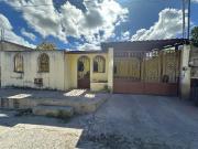 Se vende casa de una planta en la colonia Santa Rosa,...