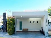 SE VENDE CASA DE Una Planta LOMAS PUNTA DEL ESTE