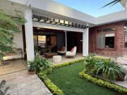 Se vende Casa de una sola planta en Urb. cerrada Colinas...