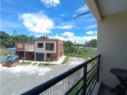 Se vende casa dos niveles en el carmen de viboral