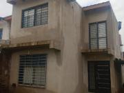 SE VENDE CASA DOS PISOS CON POSIBILIDAD AMPLIACIÓN