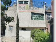 Se vende casa dúplex en Col.las Armas