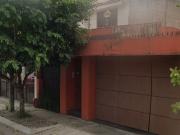 SE VENDE CASA EN: AV. PEDRO SIMÓN LAPLACE, COLONIA...