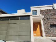Se vende casa en Barrio Villa Michello, ap.credito