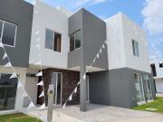 Se vende casa en Bosques de Santa Anita en Coto Vicenza...