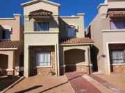 Se vende casa en California Residencial de 2 plantas,...