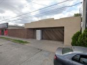 SE VENDE CASA EN CALLA JACARANDAS COLONIA LAS AGUILAS 3°...