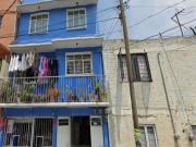 SE VENDE CASA EN CALLE AMUZGOS TEZOZOMOC AZCAPOTZALCO...