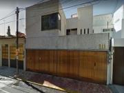 SE VENDE CASA EN CALLE ARCOS PONIENTE JARDINES DEL SUR...
