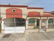 SE VENDE CASA EN Calle Claveles, Comalcalco, Tabasco