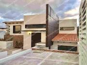 SE VENDE CASA EN CAMPO DE GOLF AMANALI