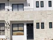 Se vende casa en Candora en el cluster Villa Blanca