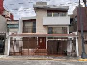 Se vende casa en Col. La Escalera, frente al Instituto...