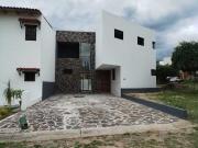 Se vende casa en Colinas de Santa Anita, Tlajomulco de...