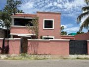 Casa en Venta en la Colonia Nueva Chiche Itza con...