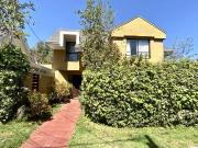 Se vende casa en condominio de La Reina, 4 piezas 3...