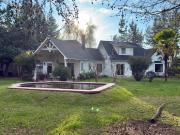 Se vende casa en condominio de Sagrada Familia, 5 piezas...