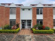 Se vende casa en conjunto cerrado